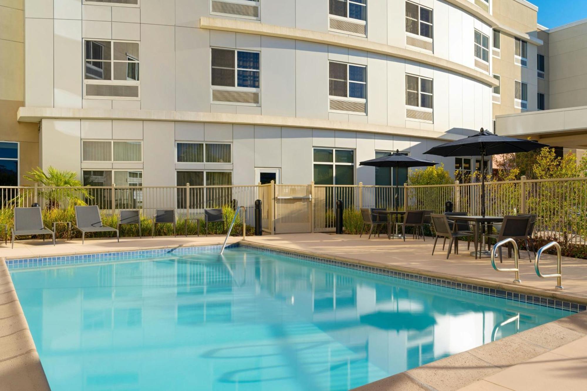 Courtyard By Marriott Sunnyvale Silicon Valley Екстер'єр фото
